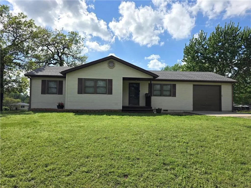 106 S Vernon Street, El Dorado Springs, MO 64744 - #1