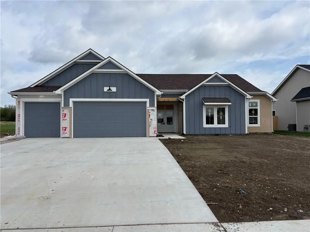 1018 Bluestem Circle, Baldwin City, KS 66006 - #1