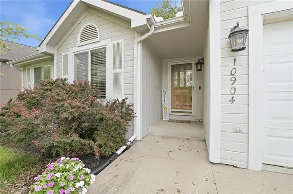 10904 N Marsh Avenue, Kansas City, MO 64157