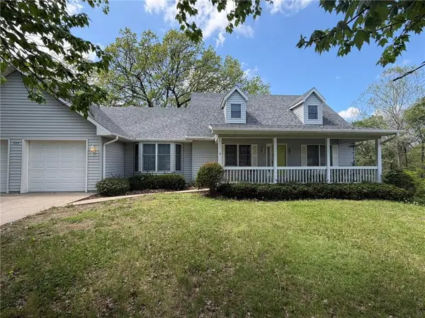 707 Angus Lane, Knob Noster, MO 65336