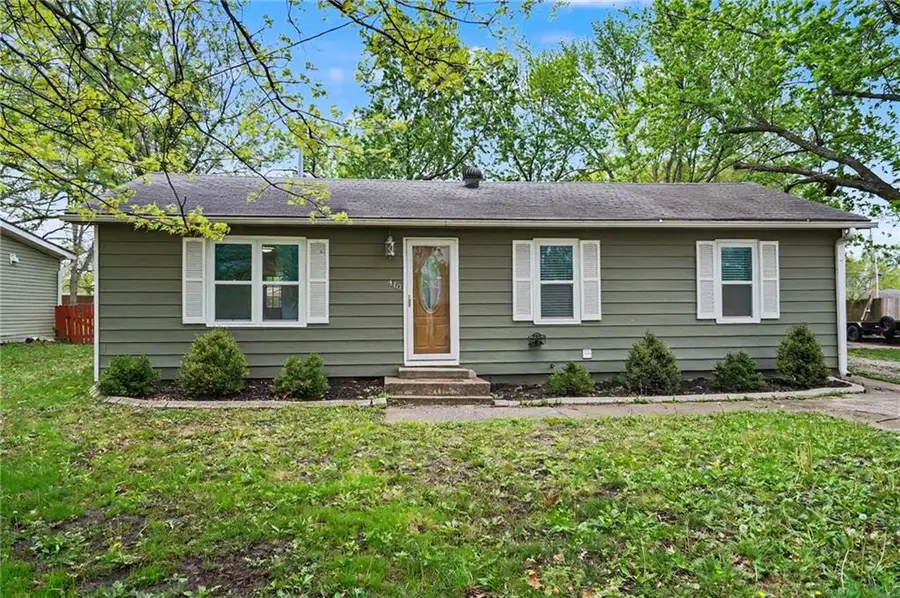 410 S Jefferson Street, Spring Hill, KS 66083 - #2