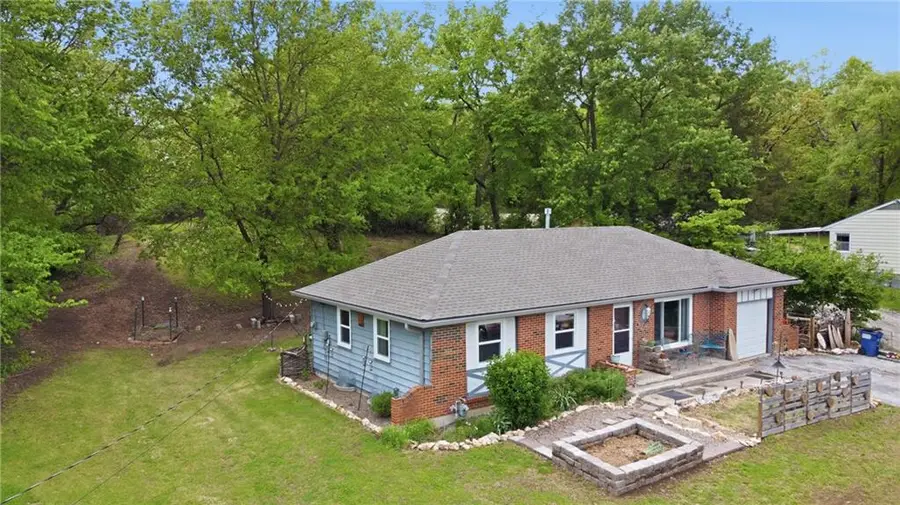 424 S 86th Street, Kansas City, KS 66111 - #3