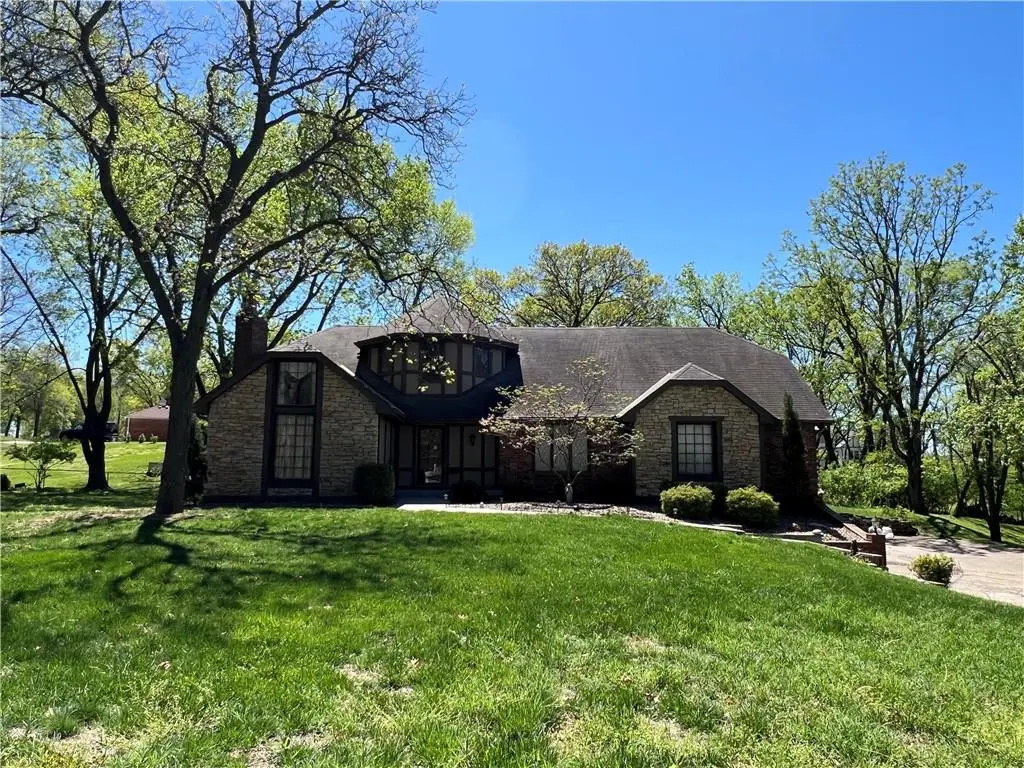5611 NW Oak Ridge Court, Platte Woods, MO 64151 - #1