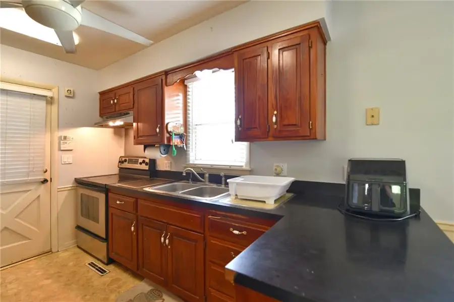 8000 Riverview Avenue, Kansas City, KS 66112 - #3