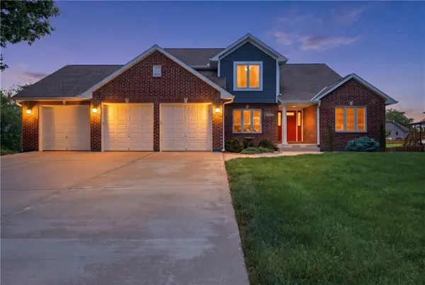 2905 SW Shrout Creek Drive, Blue Springs, MO 64015