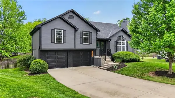 2142 SE 6th Terrace, Lee's Summit, MO 64063