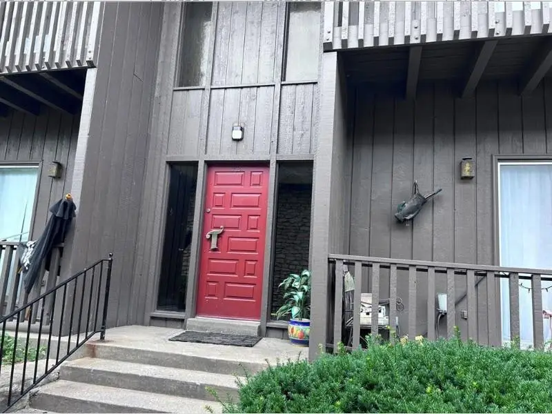 423 W 104th Street #C, Kansas City, MO 64114 - #1