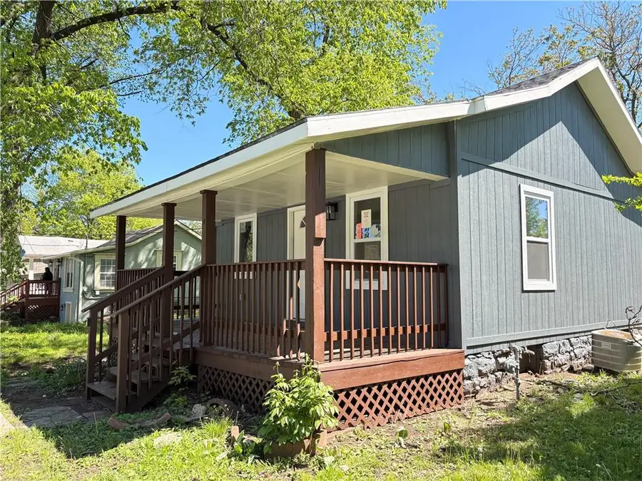 2611 W 45th Avenue, Kansas City, KS 66103 - #2