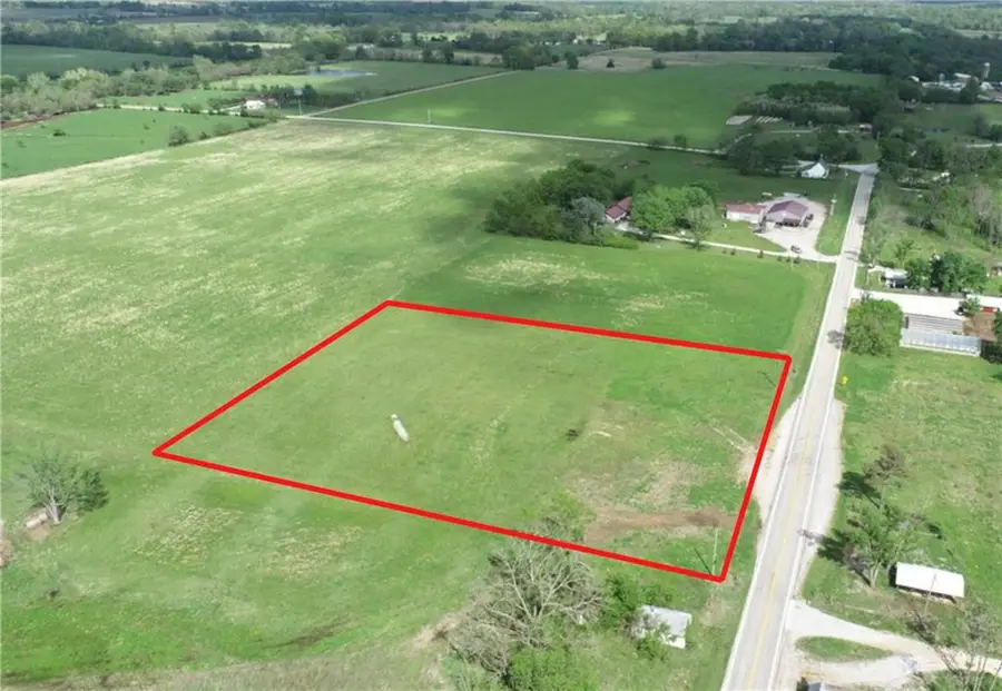 6777 E 32 Highway, El Dorado Springs, MO 64744 - #3