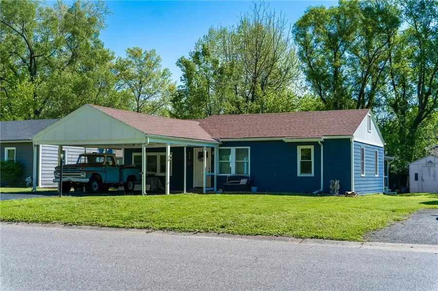 115 Spring Valley Avenue, Bonner Springs, KS 66012 - #2