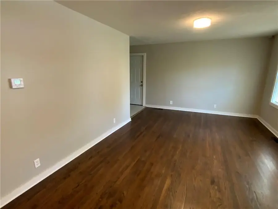 601 E Eisenhower Road, Lansing, KS 66043 - #3