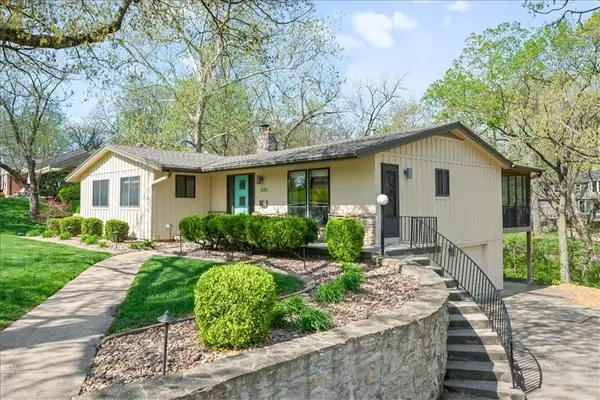 6313 Robin Hood Drive, Merriam, KS 66203