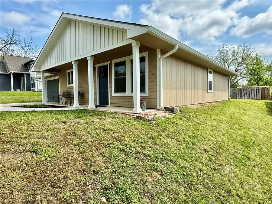 1622 Lindenwood Lane, Lawrence, KS 66044 - #2