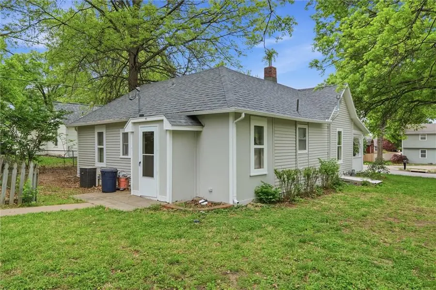 840 Limit Street, Leavenworth, KS 66048 - #3