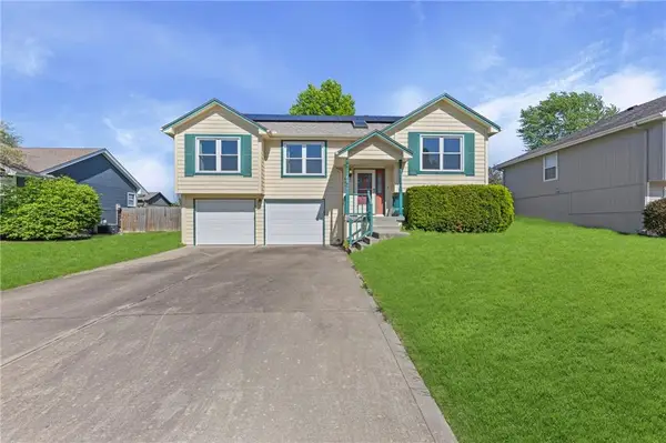 821 NE Michael Drive, Lee's Summit, MO 64086