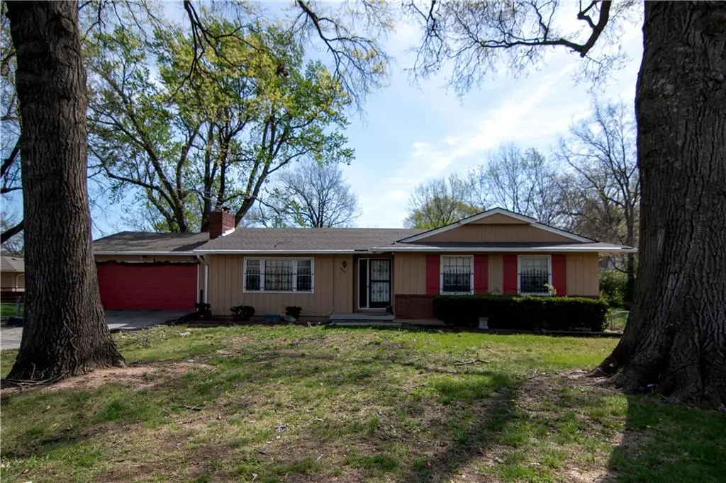 6613 Chestnut Avenue, Kansas City, MO 64132 - #1
