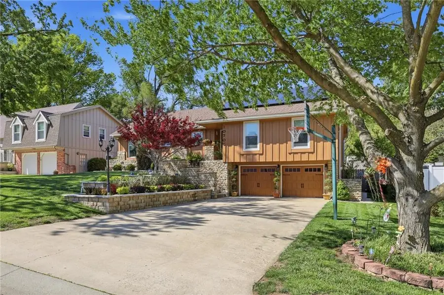 10706 W 70th Terrace, Shawnee, KS 66203 - #3