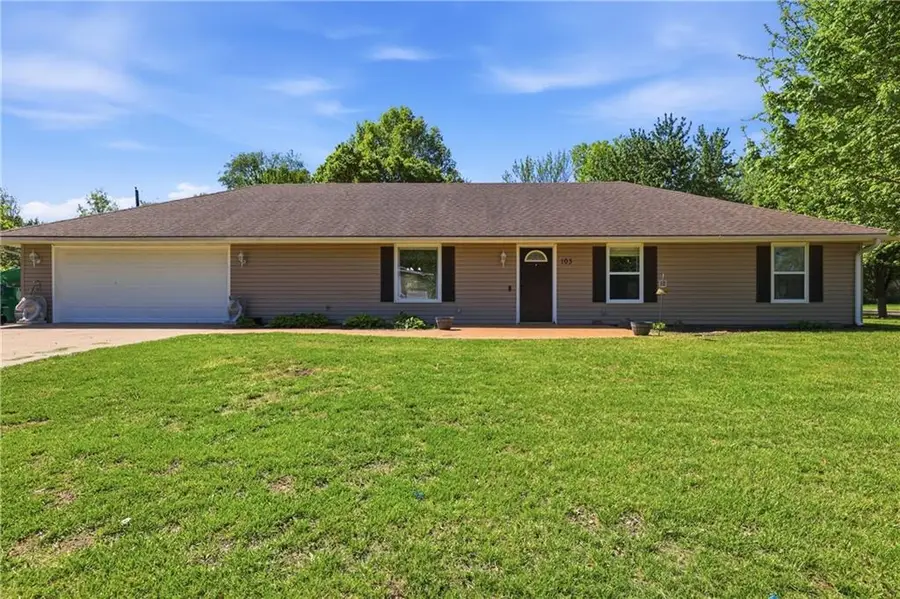 103 W Locust Street, Archie, MO 64725 - #3