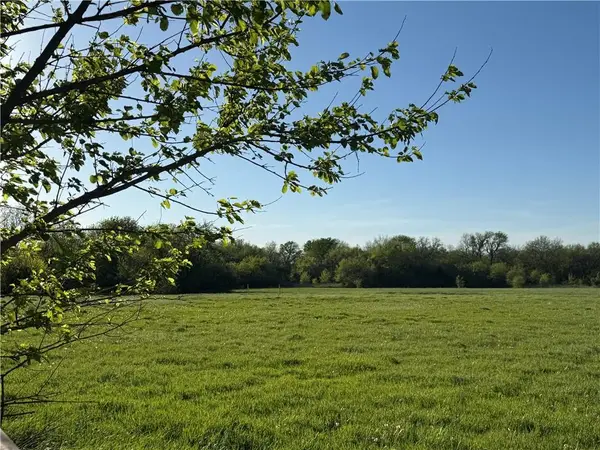 3049 Kingman Road, Ottawa, KS 66067