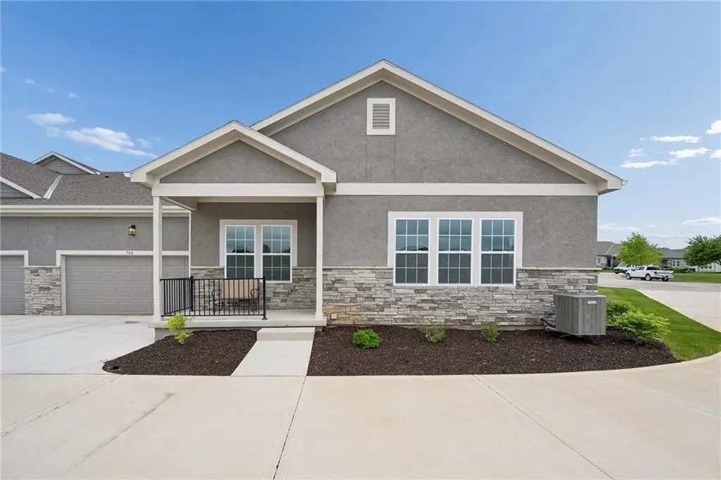 11901 S Tallgrass Drive #700, Olathe, KS 66061 - #1