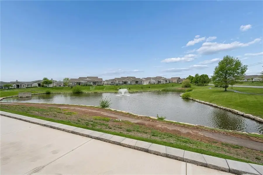 11901 S Tallgrass Drive #700, Olathe, KS 66061 - #3