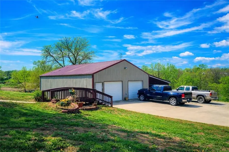 402 W Corrine Street, Gallatin, MO 64640 - #2