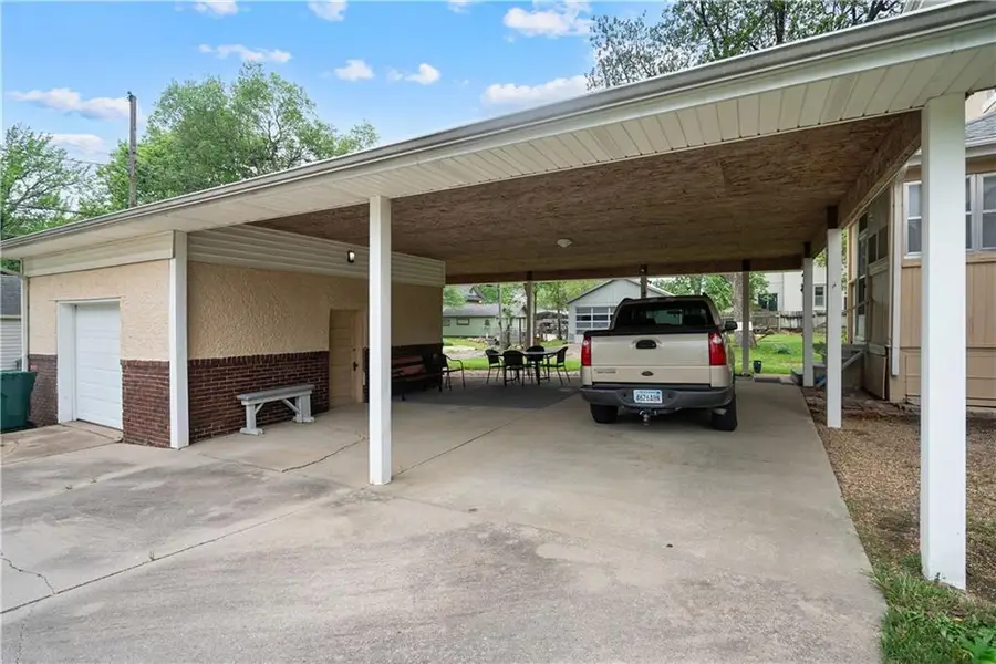 1500 Belmont Avenue, Parsons, KS 67357 - #2