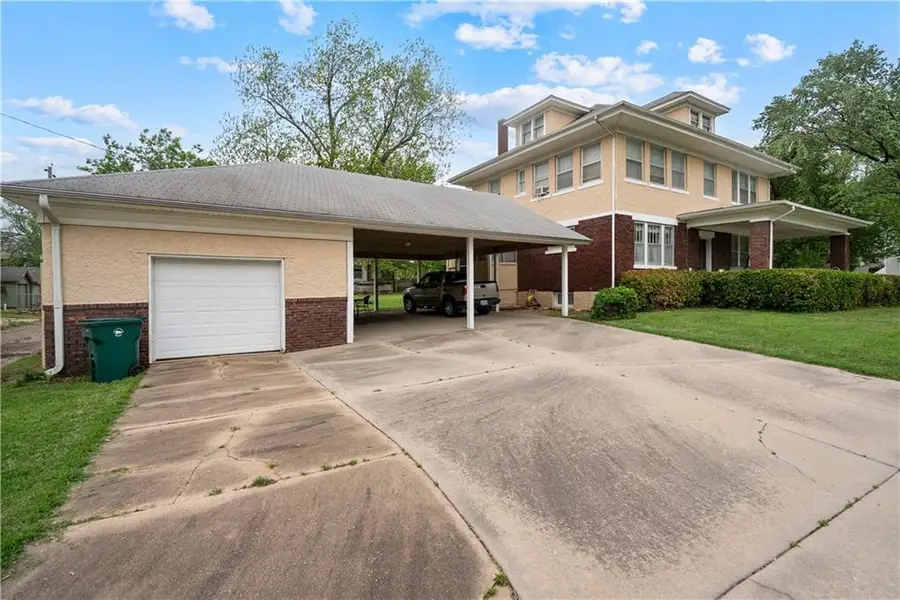 1500 Belmont Avenue, Parsons, KS 67357 - #3