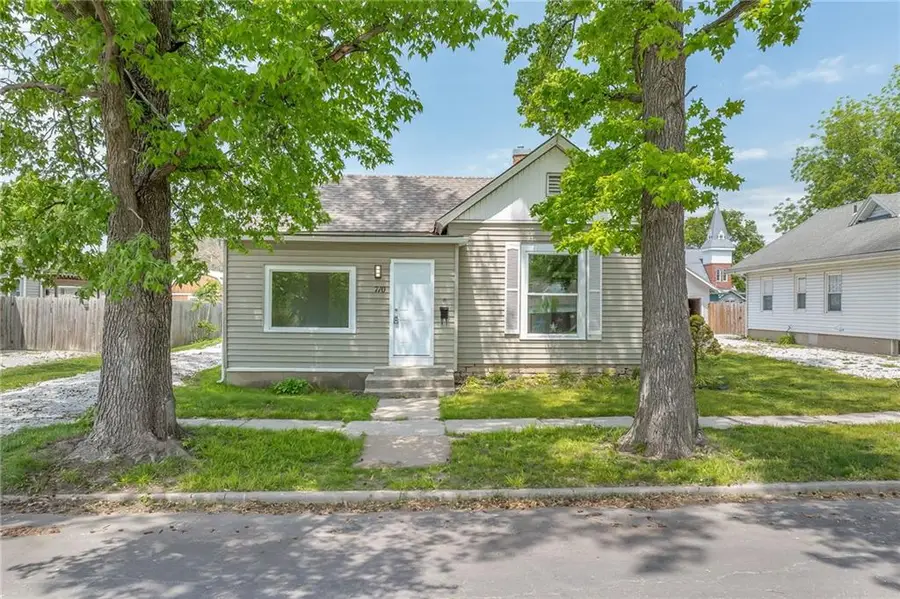 710 W Locust Street, Plattsburg, MO 64477 - #3