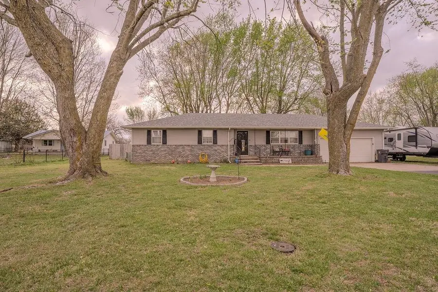 804 N 8th Street, Chetopa, KS 67336 - #2