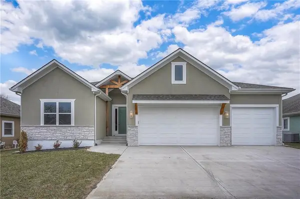 22604 Bailey Street, Peculiar, MO 64078