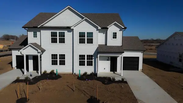 12406 S Acacia Drive, Lee's Summit, MO 64086
