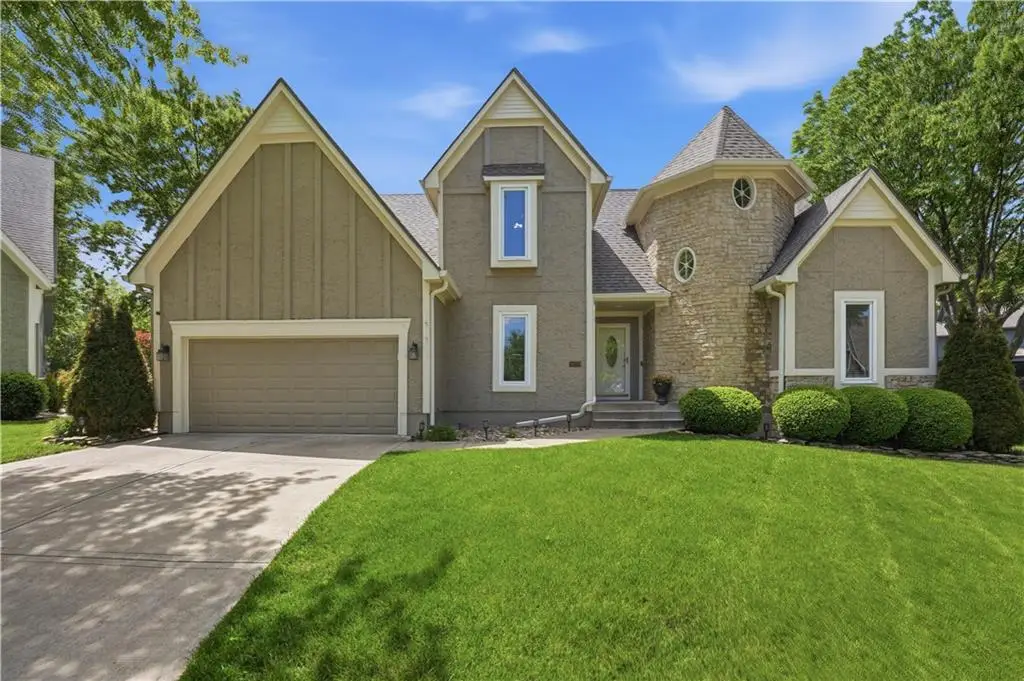 14220 S Brougham Drive, Olathe, KS 66062 - #1