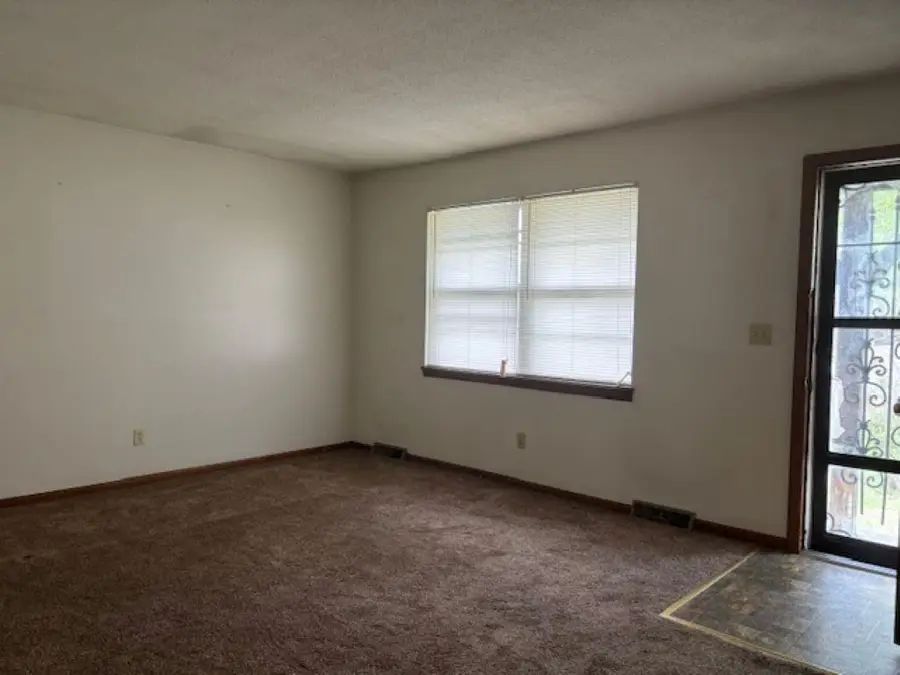 7253 Richland Avenue, Kansas City, KS 66111 - #2