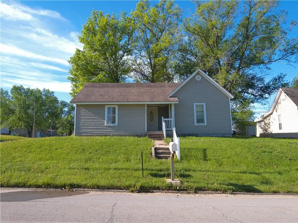 701 W Peoria Street, Paola, KS 66071 - #1