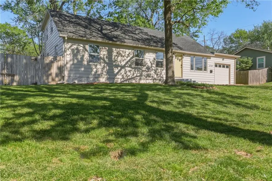 3137 S 9th Place, Kansas City, KS 66103 - #2