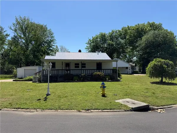 489 Fieldcrest Drive, Pittsburg, KS 66762