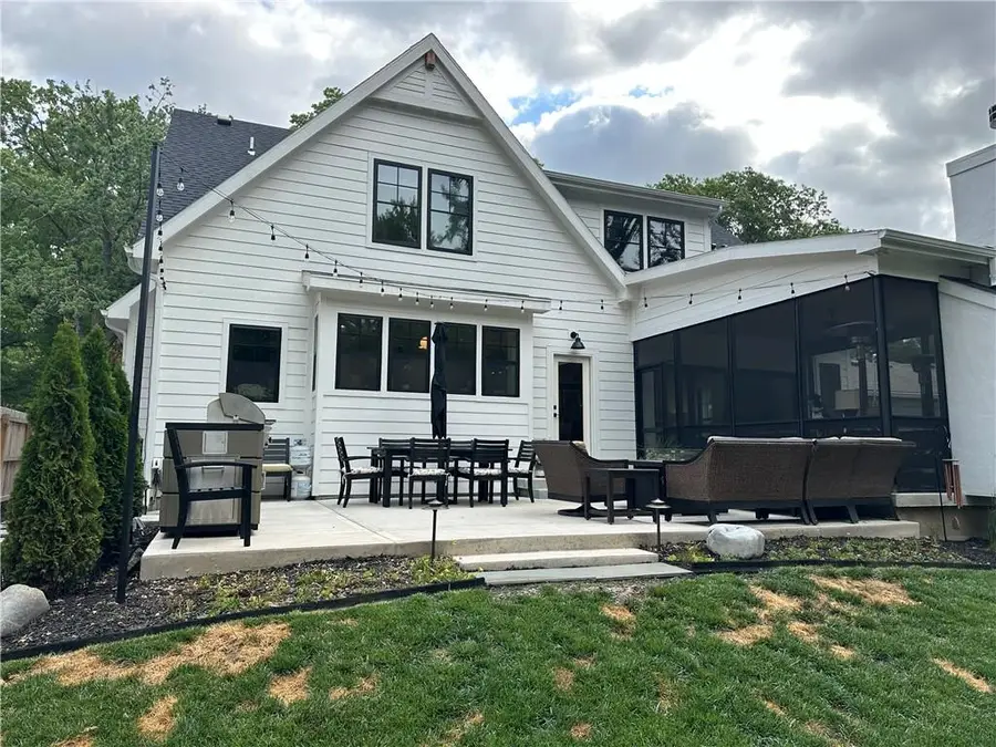 4620 W 70th Terrace, Prairie Village, KS 66208 - #3