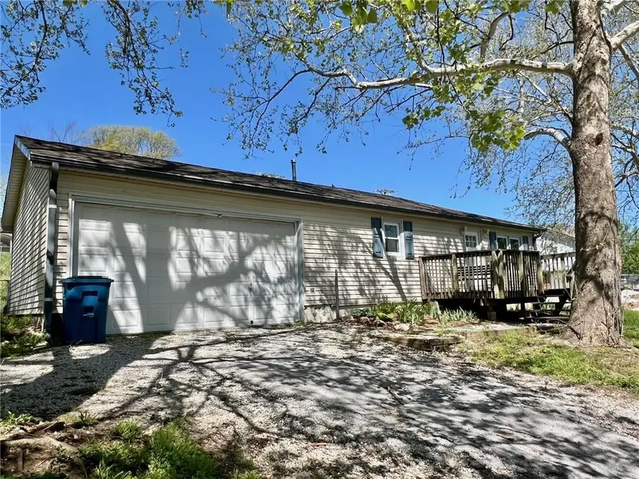 101 S 9th Terrace, Odessa, MO 64076 - #2