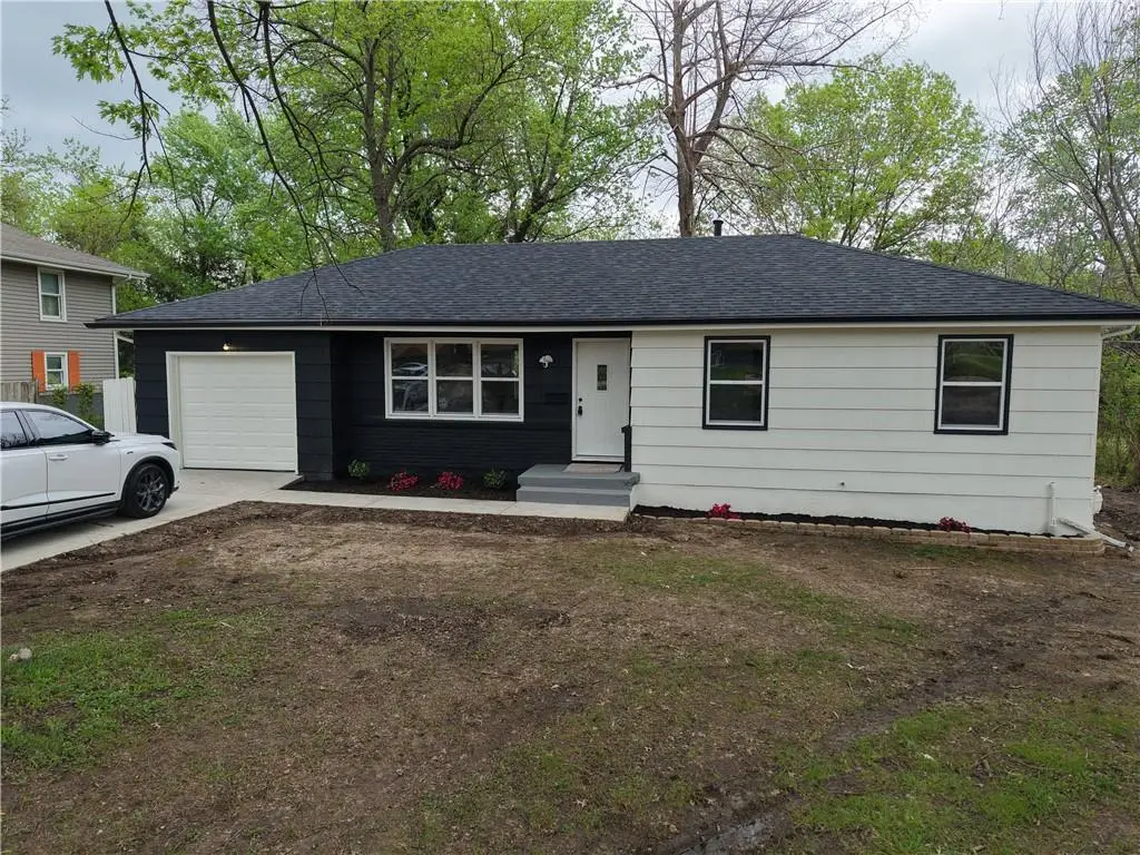 8617 Lane Avenue, Raytown, MO 64138 - #1