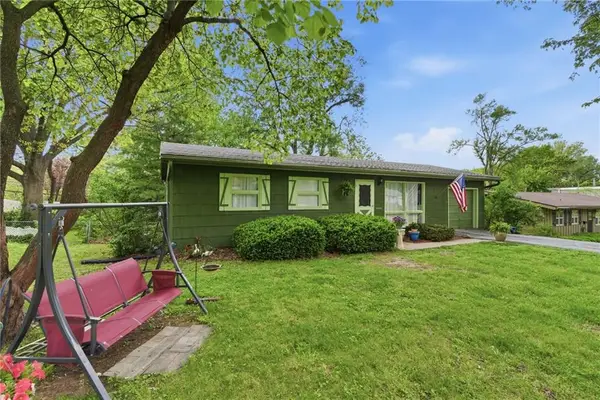 7812 Ash Street, Prairie Village, KS 66208