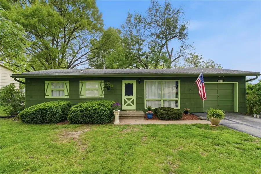7812 Ash Street, Prairie Village, KS 66208 - #2