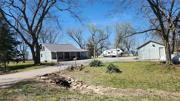 488 W 640th Avenue, Girard, KS 66743