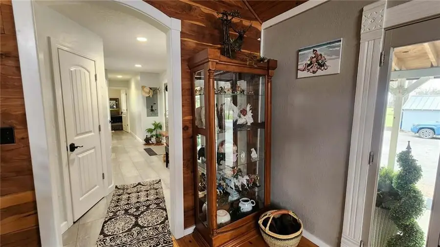 488 W 640th Avenue, Girard, KS 66743 - #2