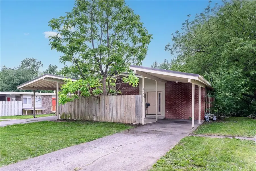 8436 Kessler Street, Overland Park, KS 66212 - #2