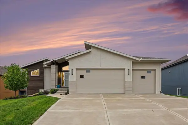 24808 W 88th Terrace, Lenexa, KS 66227