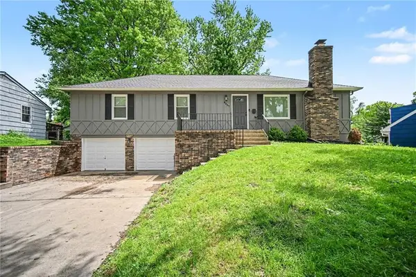 9237 Mackey Street, Overland Park, KS 66212