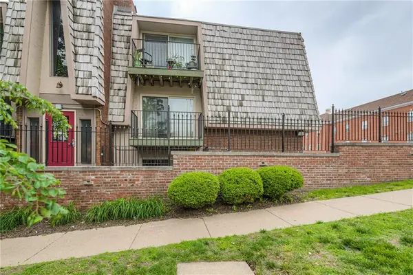 3602 Gillham Road #4, Kansas City, MO 64111