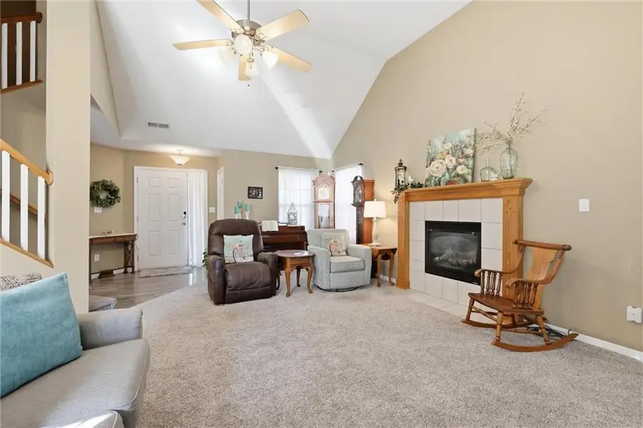 400 W Acorn Street, Gardner, KS 66030 - #2