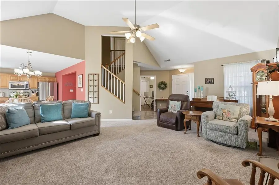 400 W Acorn Street, Gardner, KS 66030 - #3